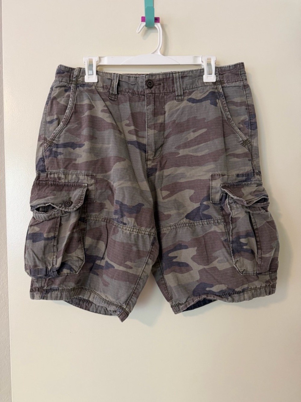 American Eagle Outfitters Men's Camo Cargo Shorts - Gray & Green